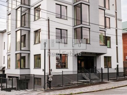 Продажа отдельно стоящего здания на  Печерске , улица Яготинская Киев