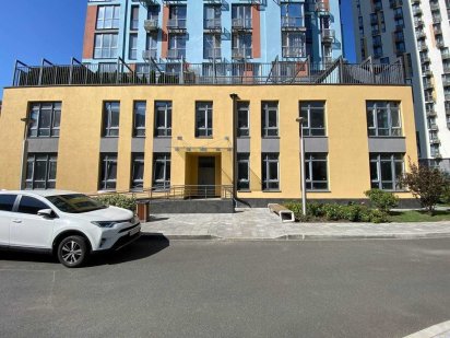 Приміщення 1453кв.м. Є укриття! Також своя територія. 10хв до Центра Киев