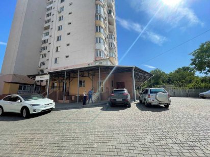 Продам помещение коммерция/жилое 