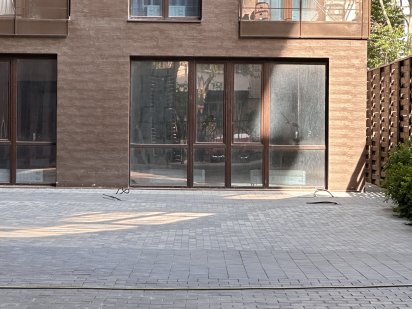 В продаже  помещение 350 м2 в ЖК "Простанство на Гераневой" 