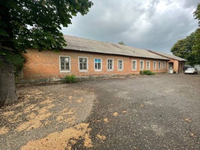 Продаж приміщення під любу діяльність. 30 соток Харків