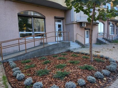 Продаж комерційна нерухомість 65м.кв. перший поверх , фасад Львів Львов