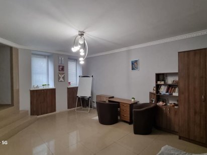 Продаж приміщення під бізнес по вул.Єфремова Львів