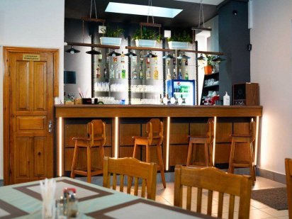 Продам действующее кафе , Добровольского, 250 м.кв. 