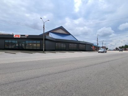 Продам фасадне приміщення під магазин, автосалон, склад, офіс. Кривий Ріг