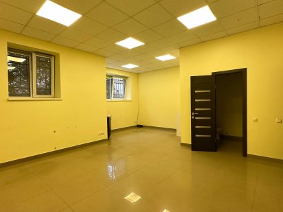 Продам 35м2 з ремонтом  Є сховище Ирпень