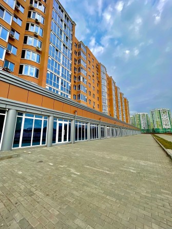 Продам помещение 1 этаж с подвалом 133м2 + 55 м2, Центр, ЖК Лазурный - фото 1