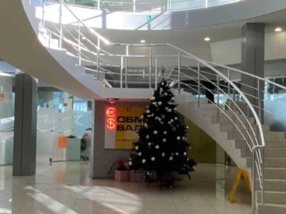 Продам своё коммерческое помещение в торговом центре Кристалл. Одесса