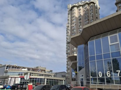 Продается коммерция 10м2 ТЦ Кристалл Среднефонтанская 19 Одеса