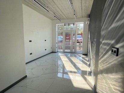 Продам комерцію з орендарями вул. Виговського Нові Метри Клубний Ирпень