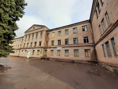 Будівля 2 961 м2, 0.3 га. Кривий Ріг, вул. Наталії Кобринської 3в Кривой Рог