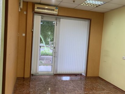 Продам фасадное помещение на Черемушках