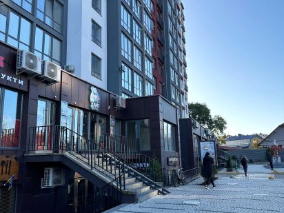 Центр, здана комерція,продам приміщення Васильянок-Галицька,Княгинин Івано-Франківськ