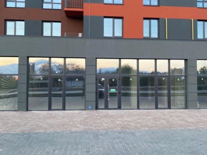 Комерційне приміщення фасадна сторона ЖК Ефект Луцк