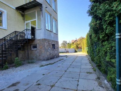 Комплекс будівель 1250 м2 для бізнесу та виробництва. Петропавловская Борщаговка