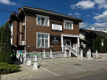 БЕЗ % Продажа отеля 700м с басейном Петропавловская Борщаговка Петропавловская Борщаговка