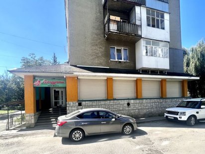 Продаж приміщення з торгово-ресторанним бізнесом та обладнанням Івано-Франківськ
