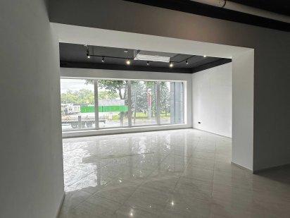 Продаж комерційного приміщення в центрі, ТРЦ Княгинин Івано-Франківськ