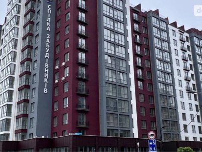 Продаж фасадного комерційного приміщення Івано-Франківськ