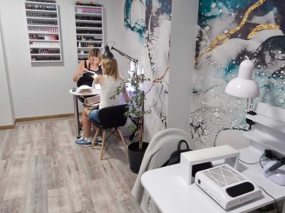 В студію краси Freedom потрібен майстер манікюру, бровіст та лашмейкер Вышгород