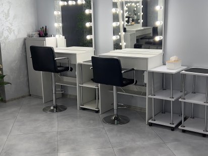 Оренда робочого місця для бровіста, ламімейкера. Вишгород Вышгород