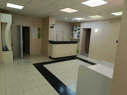 Здається комерційне  приміщення 130 м2 під Медичний Центр або офіс. Кам'янець-Подільський