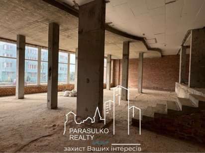 Здам фасадне комерційне приміщення Кам'янець-Подільський