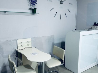 Сдаётся рабочее место мастера маникюра в салоне красоты Краматорск