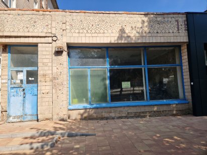 Оренда приміщення 70 м.кв. Район "Велмарту", поряд з "ROZETKA" та "НП" Ніжин