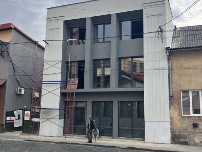 Комерція , центр , другий поверх Мукачево