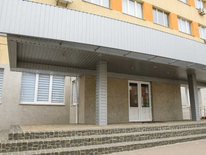 Приміщення під бізнес 148 м.кв.  зі складом додатково 145 м.кв. Ромны