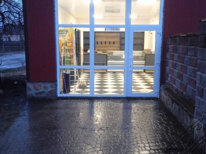 Будівля під комерцію продаж або оренда Сарни