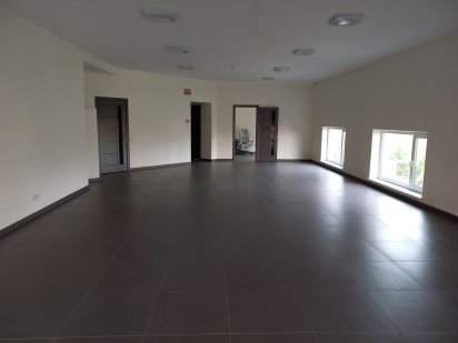 Офіс в центрі міста, є світло завжди ! Зал і кабінет та санвузол Хмельницький