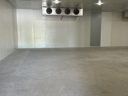 Здається Холодильне приміщення ,із темп. реж.-2; +20.Площа 300кв.м Стрижавка