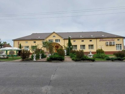 Оренда приміщення вільного призначення в Зарванцях Зарванцы