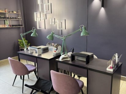 Робоче місце майстра манікюру Хмельницький