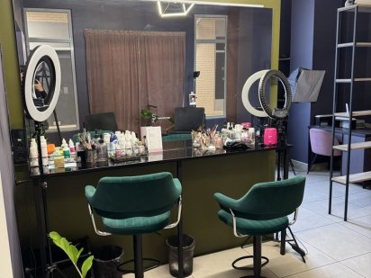 Оренда робочого місця бровіста візажиста стиліста по зачісках Хмельницький