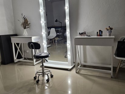 Оренда бровист, візажист, манікюр Хмельницкий