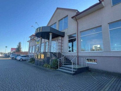 Оренда приміщень під магазин від 100 м2 і більше в Струмівці Струмовка