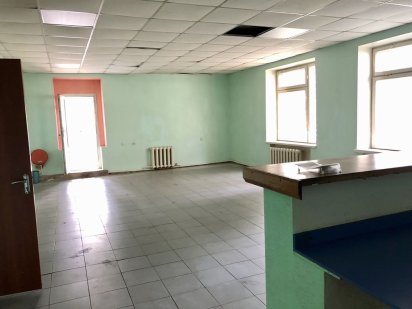 Оренда магазину на авторинку, фасад. 