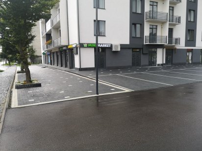 Продається  або здається приміщення для магазину Свалява