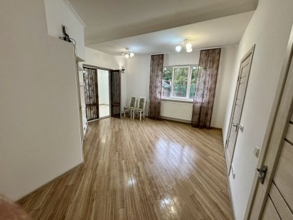 Оренда офісного приміщення в центрі м. Рахів ( квартира ) Рахов