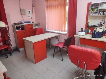 Оренда робочого місця майстра манікюру. вул. Івасюка 32а Угорники