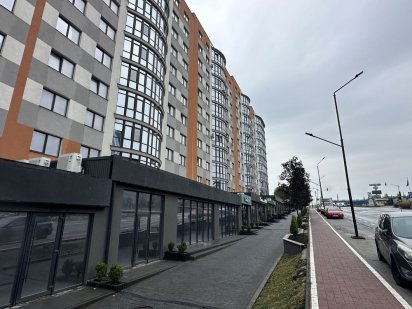 Комерційні приміщення в ОРЕНДУ (ЖК Соборне) Угринов