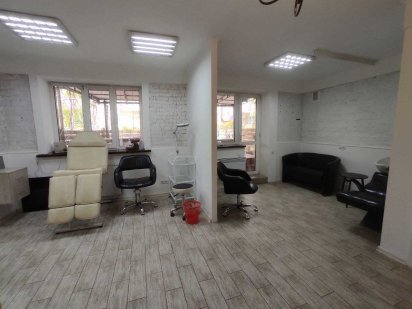 Оренда приміщення з двориком в ЖК Петровский квартал Святопетровское