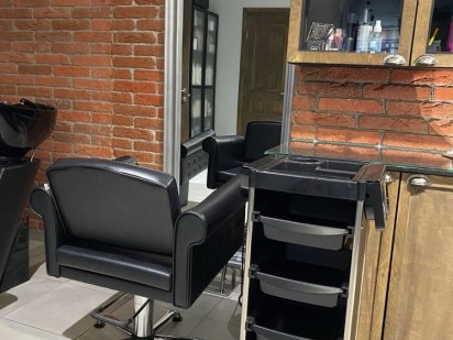 Оренда місця для перукаря Нові Петрівці