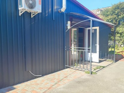 Оренда приміщення під магазин, аптеку чи інший бізнес Узин