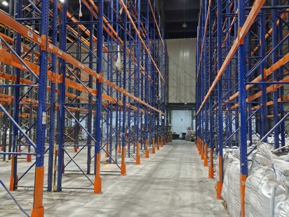 Аренда склада класс А 2900 м2. Стеллажи.