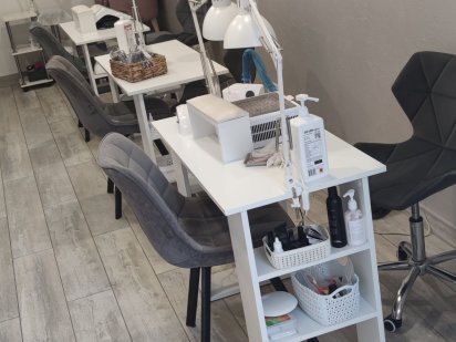 Оренда місця майстра манікюру в ЖК Чайка Чайки