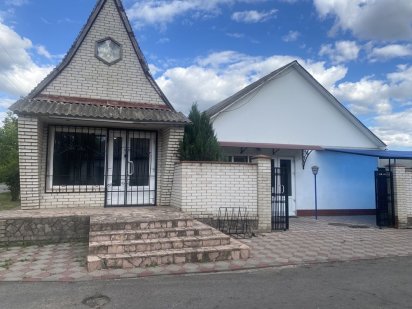 Оренда приміщень під магазин з обладнанням Гайворон